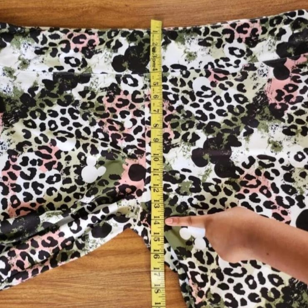Disney Atlantic Pants Womens Plus Size 3X Mickey Mouse Leopard Print - Picture 4 of 8